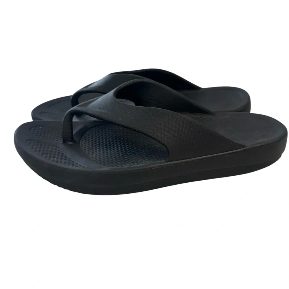Women’s  Black Flip Flops Size 9